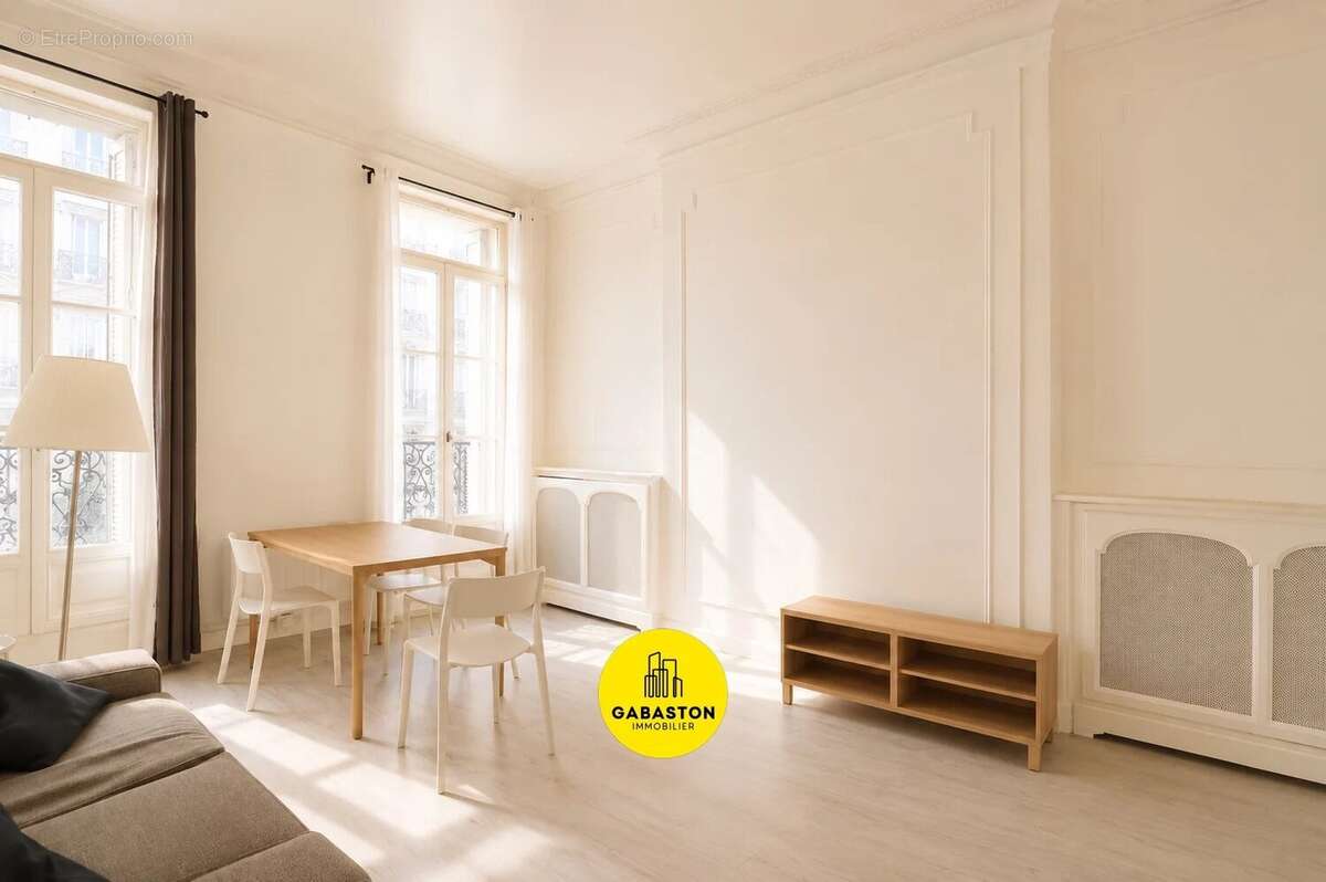 Appartement à MARSEILLE-2E