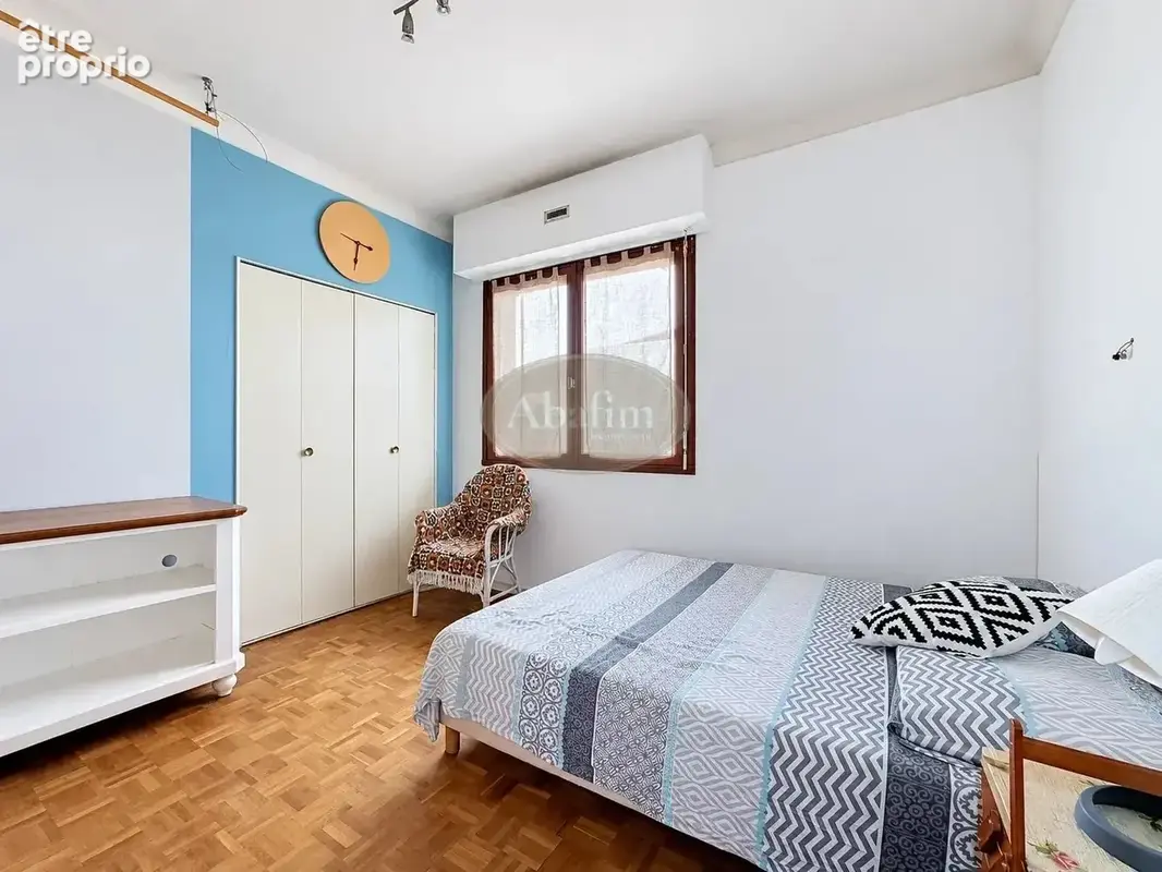 Appartement 102 m² quatre chambres garage et jardin. - photo 13