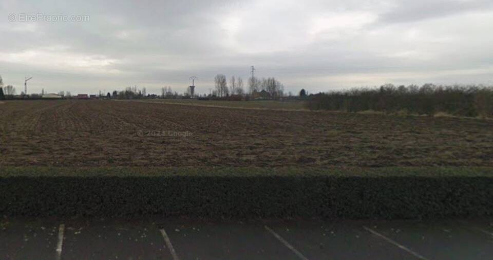 Terrain à LA COUTURE