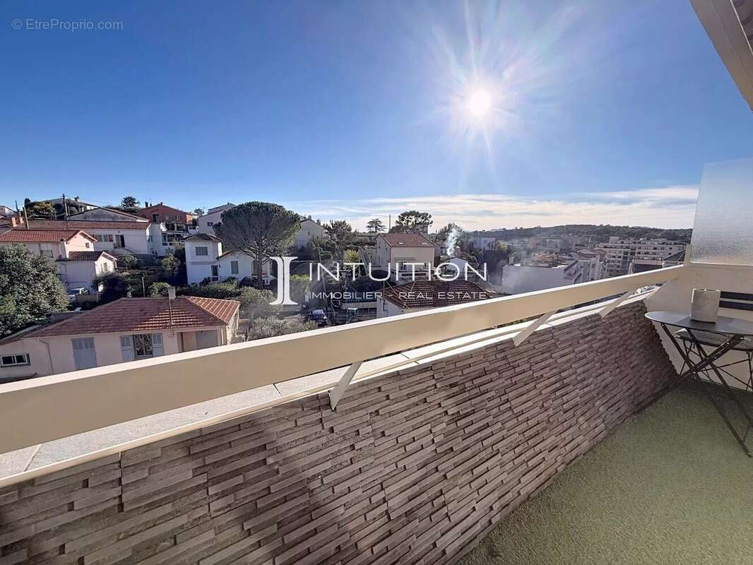 Appartement à LE CANNET