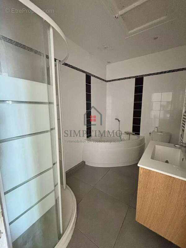 Ensemble immobilier de 147m² - photo 12