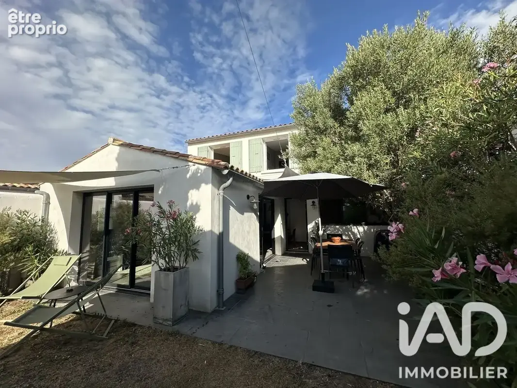 Maison 5 pièces 108 m² · à Loix · 108 m² · 890 000 €