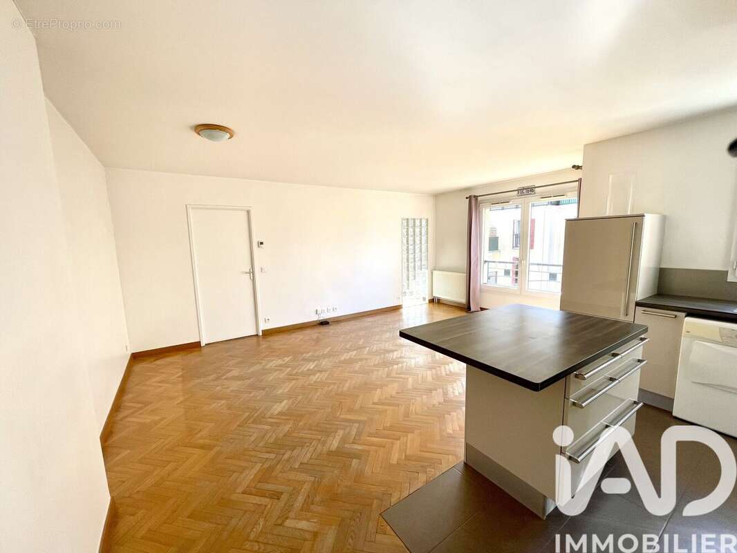 Photo 3 - Appartement à VILLENEUVE-LA-GARENNE