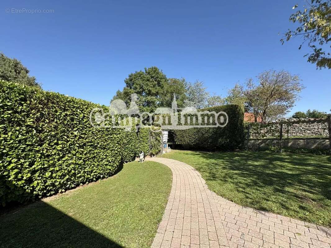 Maison à PONTCHARRA-SUR-TURDINE