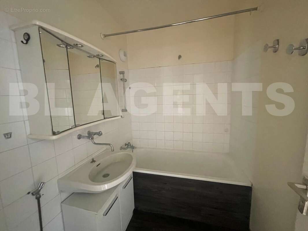 24 - Appartement à FERNEY-VOLTAIRE