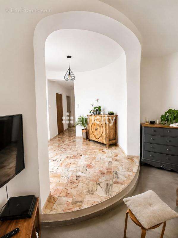 Maison 230 m² à Martigues  - photo 7