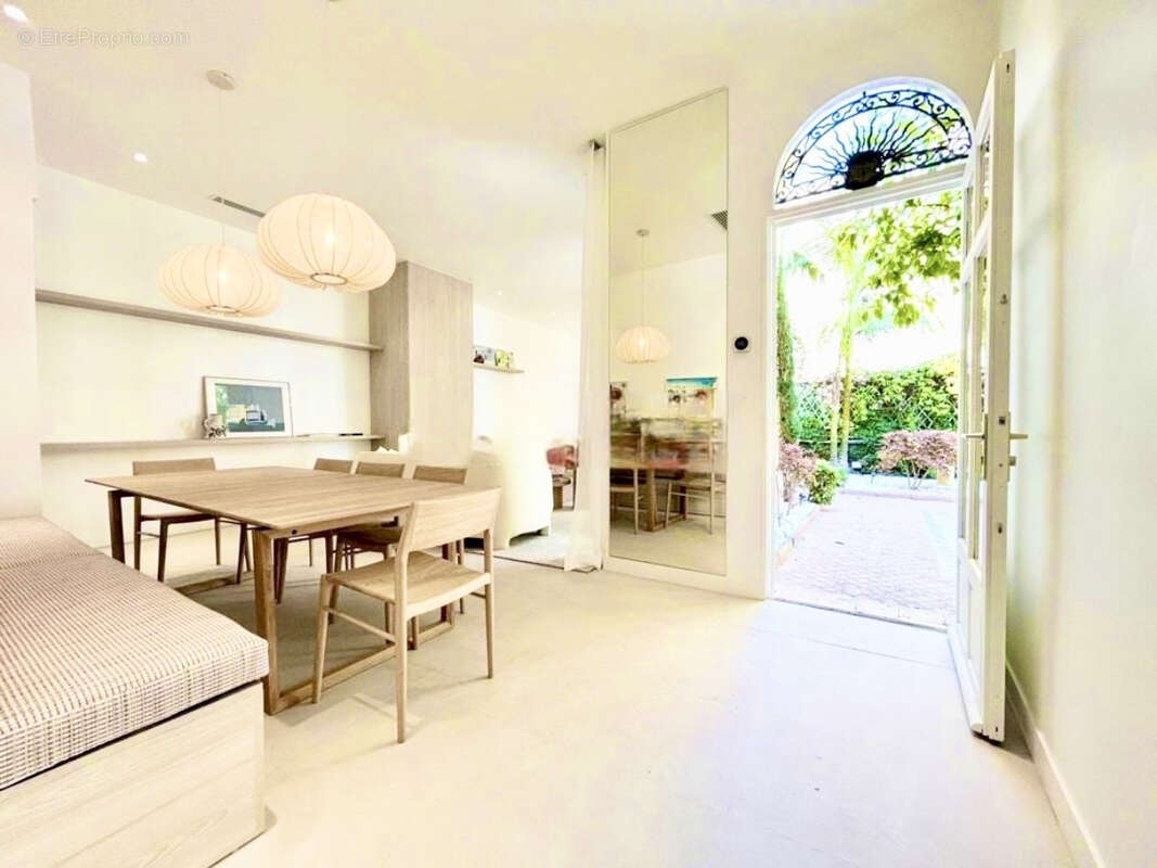 Cannes centre rare villa t4 de 131m2 terrasse de 105m2 - photo 4