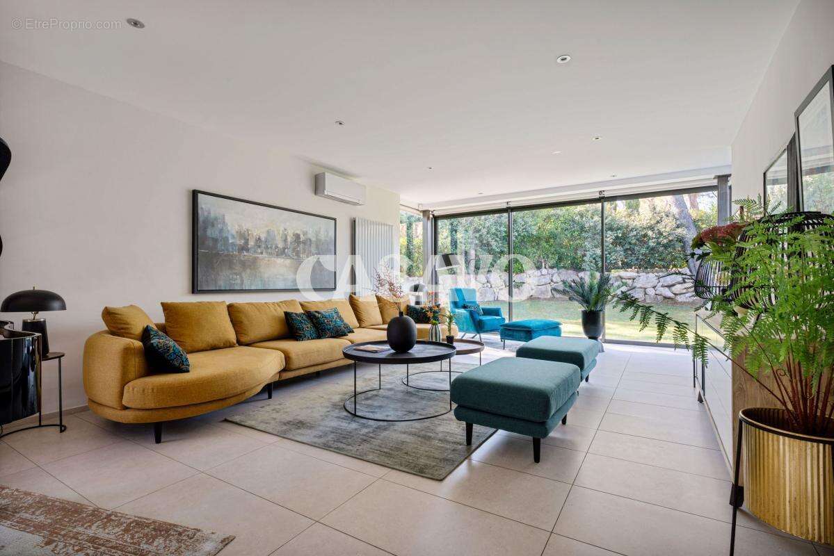 Maison à LE THOLONET