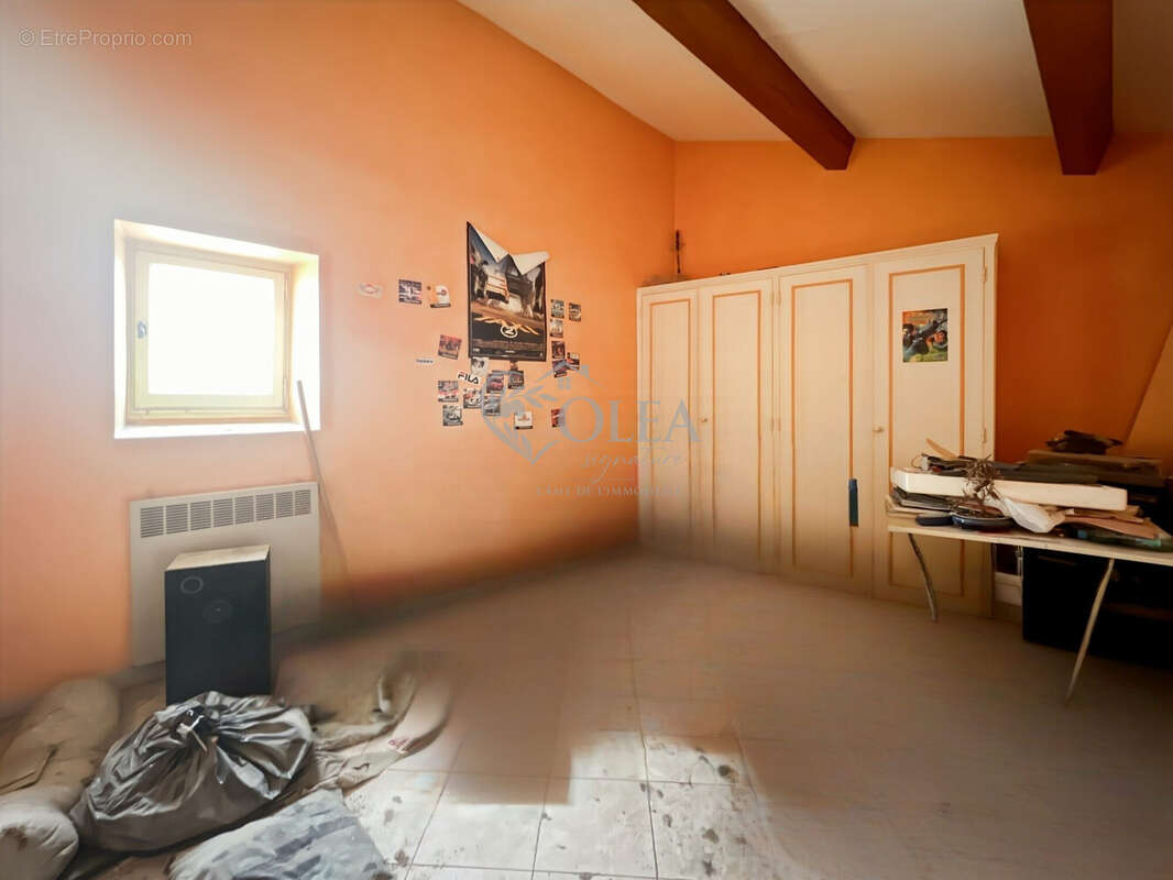 Appartement 117 m² à Saint-Quentin-La-Poterie  - photo 2