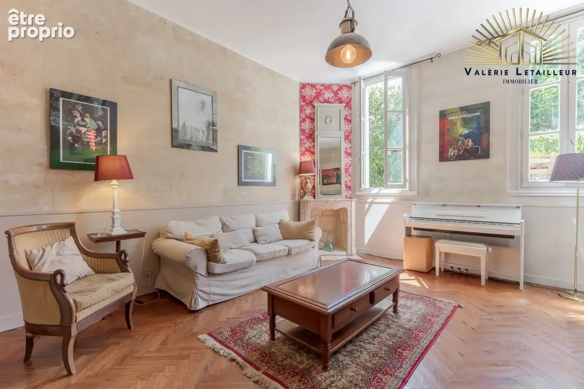 Bruges limite Le Bouscat   Une élégante maison en pierre de 302 m2 au charme préservé - photo 2