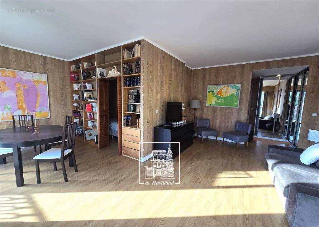 Appartement à NEUILLY-SUR-SEINE