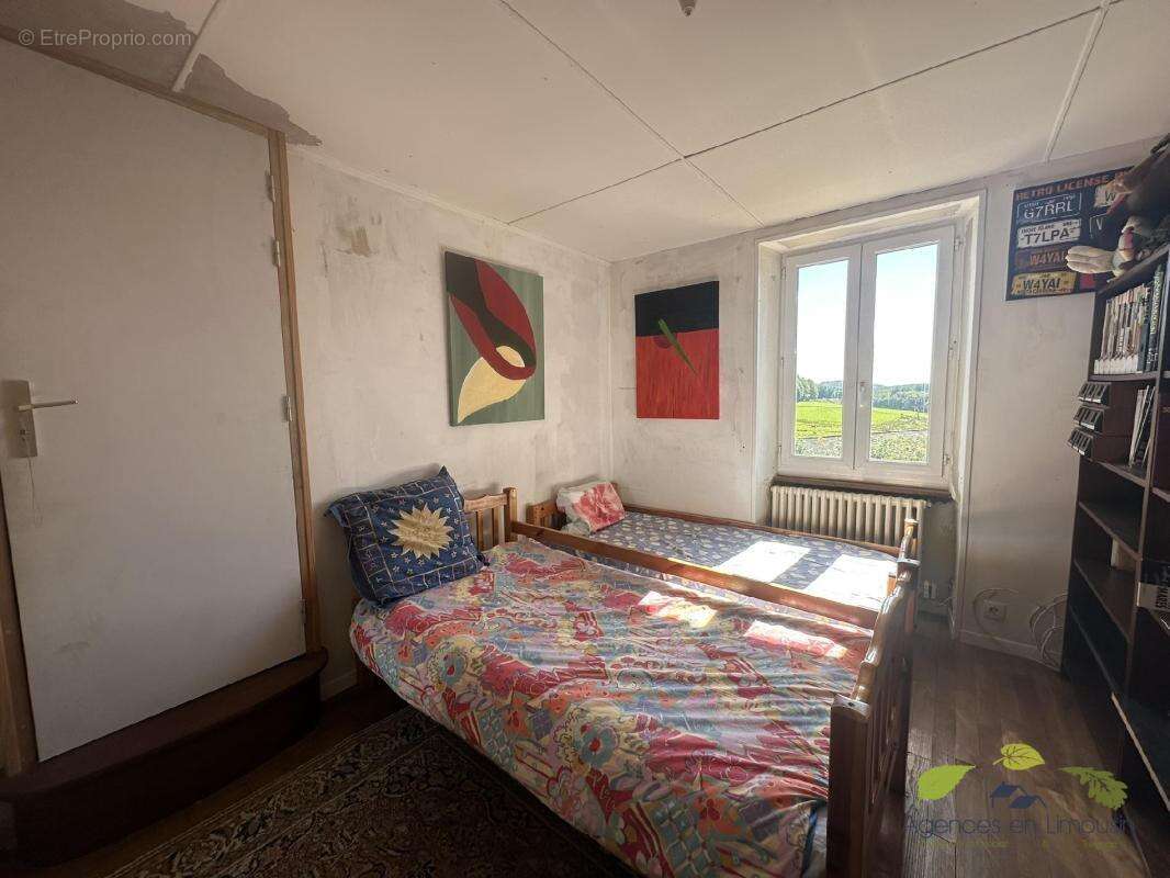 Maison à SAUVIAT-SUR-VIGE