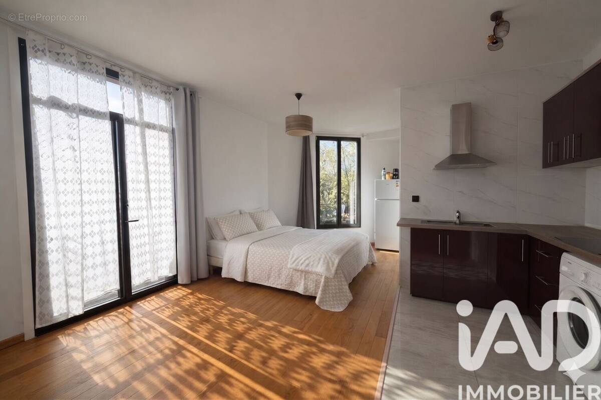 Photo 1 - Appartement à SURESNES