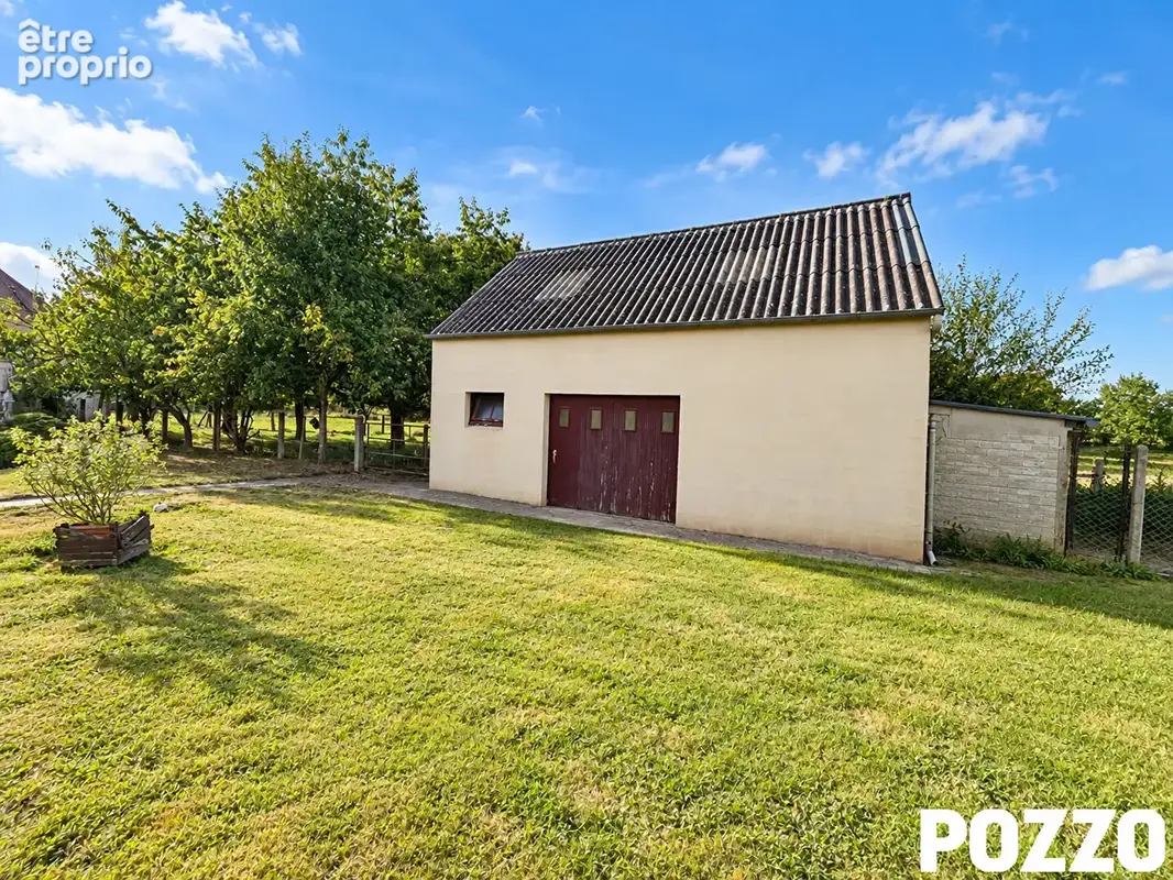 A Vendre - Saint Hilaire Du Harcouet  - Maison 4 pièce(s) 82.14 m² - TERRAINS CONSTRUCTIBLES - GARAGE - photo 3