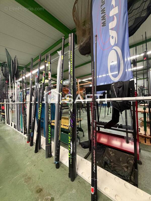 Photo 1 - Commerce à ARQUES