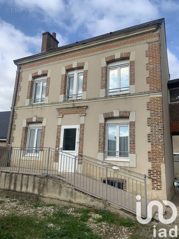Photo 1 - Maison à BESSE-SUR-BRAYE