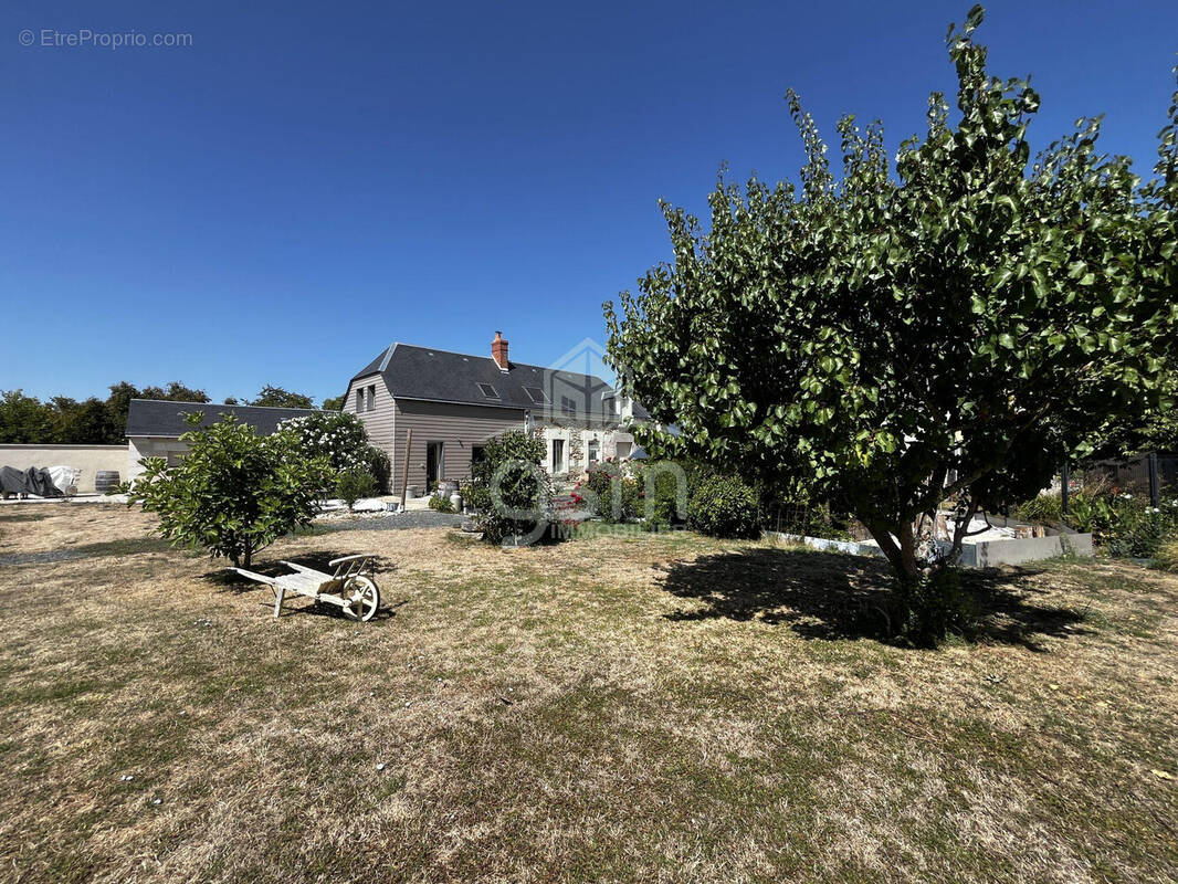 Maison à LOUANS