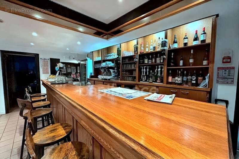 Local commercial avec fort potentiel- Ancien bar - restaurant réputé à PLEYBEN (29) - photo 5