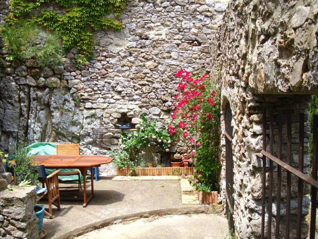 Maison à FONTJONCOUSE