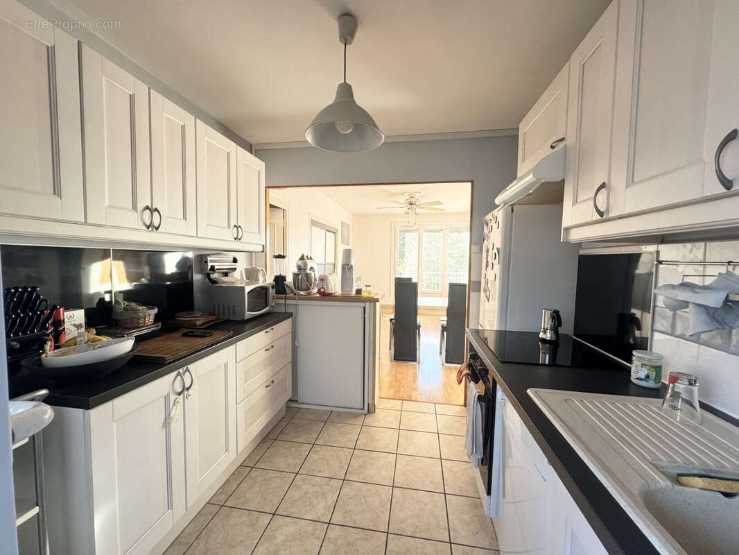 Appartement à SAINT-MARTIN-D'HERES