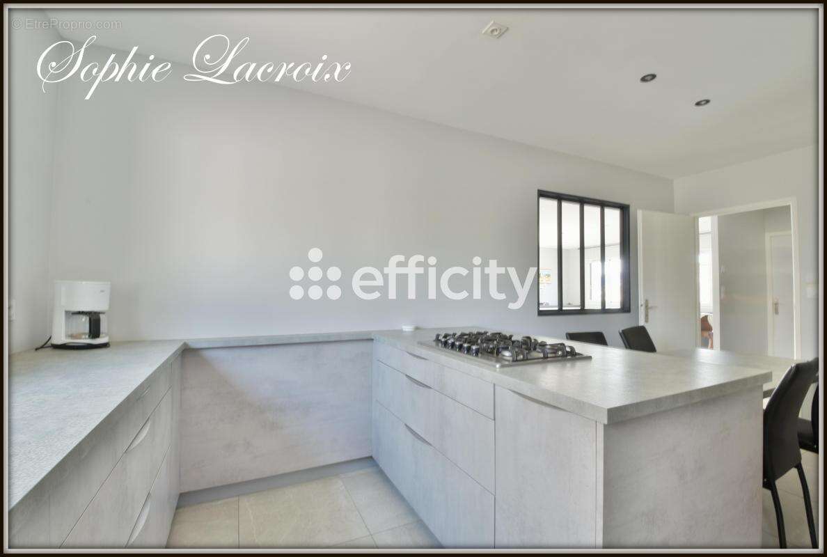 Maison à SALAISE-SUR-SANNE