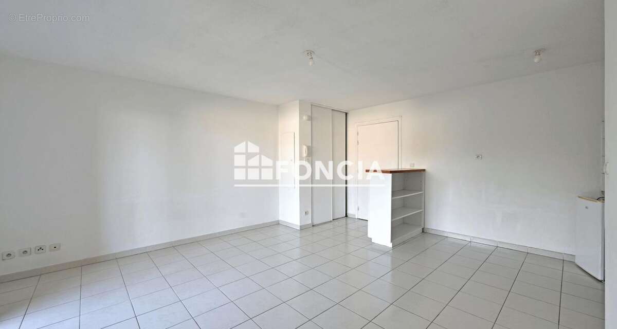 Appartement à FOURQUES