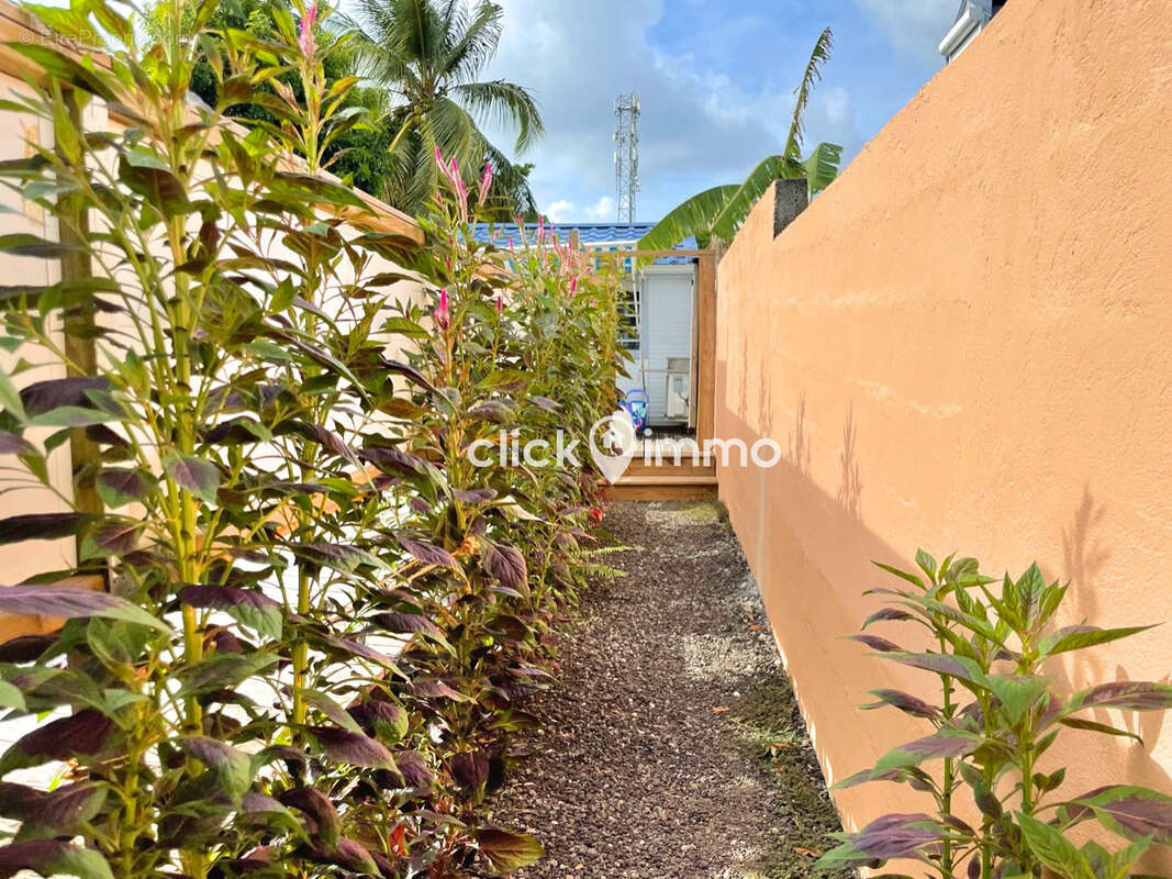 Maison à BAIE-MAHAULT