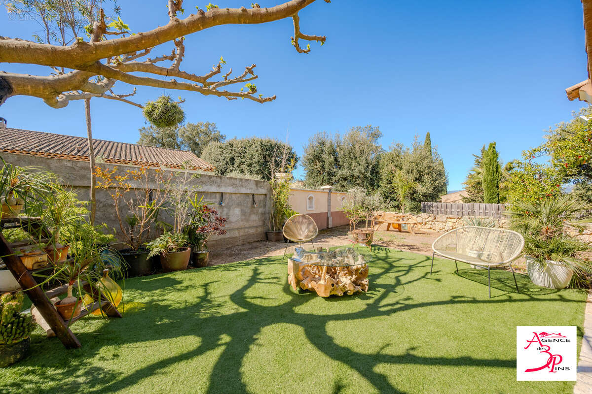 Maison 130 m² à Pierrefeu-Du-Var  - photo 8