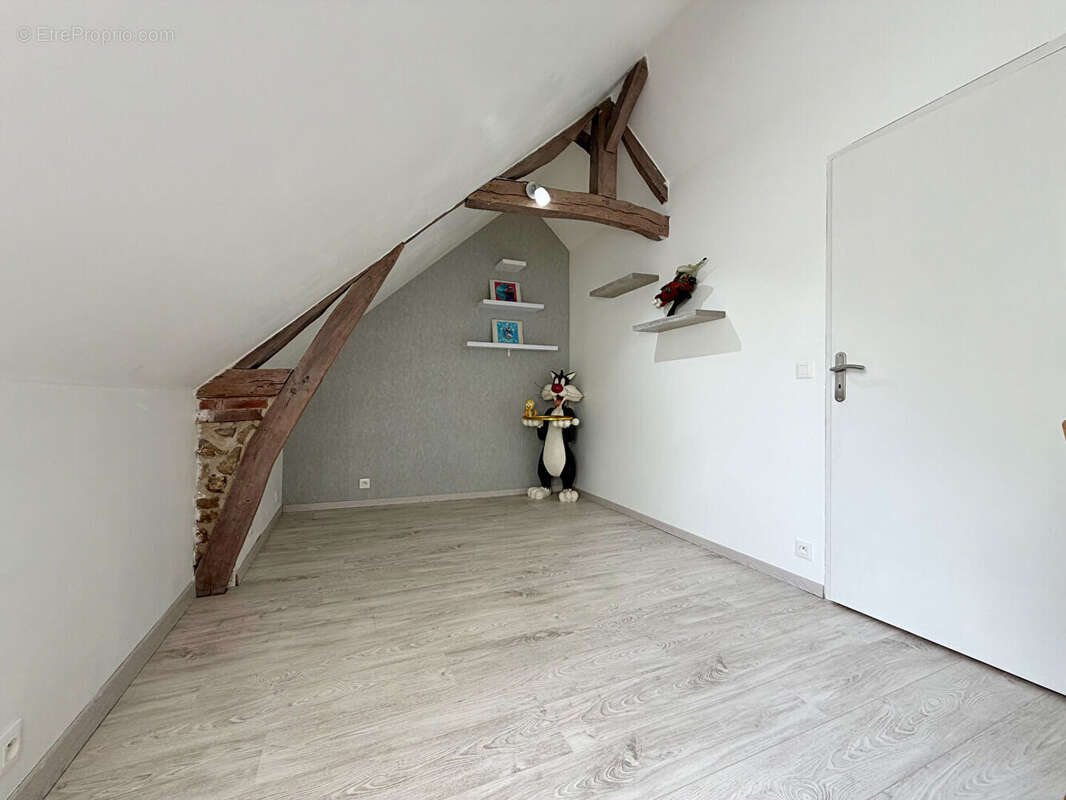 Maison à DAMVILLE