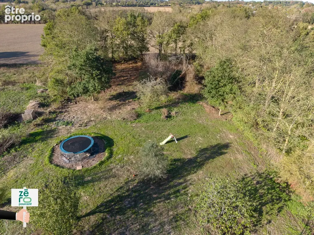 Le charme de l'ancien, le confort d'une rénovation récente et un cadre de vie privilégié à proximité du lac du - photo 19