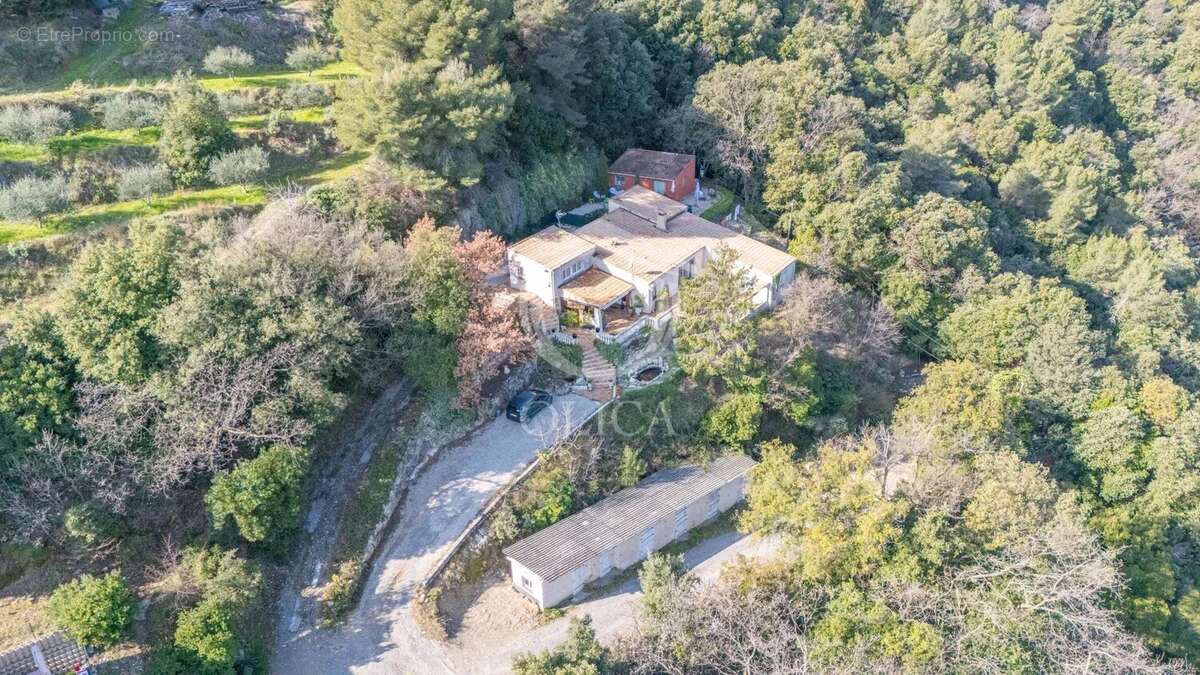 Maison à SAINT-LAURENT-DU-VAR