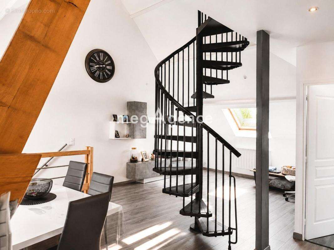 Maison à FONTENAY-MAUVOISIN