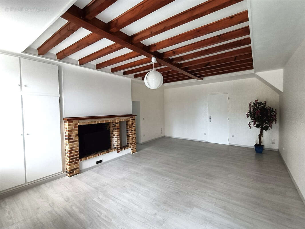 Maison à BREZOLLES
