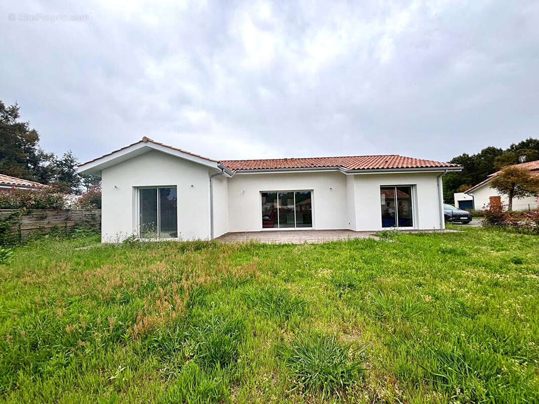 Maison à MOLIETS-ET-MAA