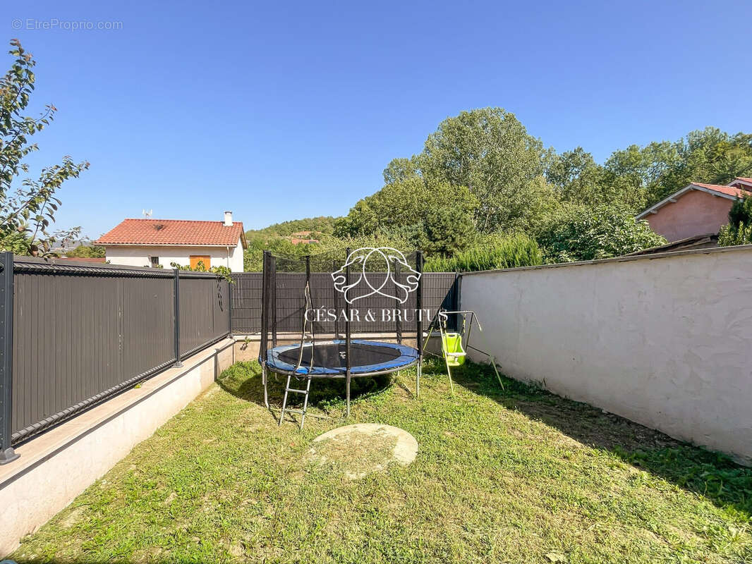 Maison 115 m² à Villefontaine  - photo 2