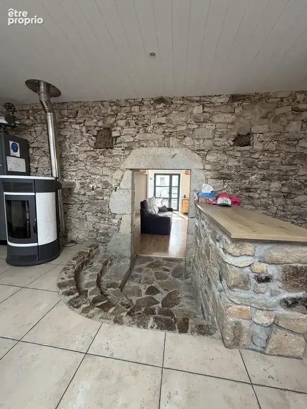 AIZENAY, maison en pierres de 158 m2 sur 422 m2 de terrain - photo 6