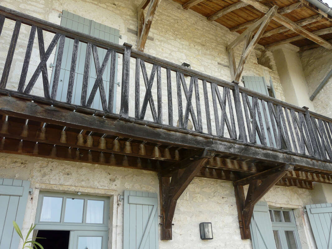 Maison à CASTELNAU-MONTRATIER