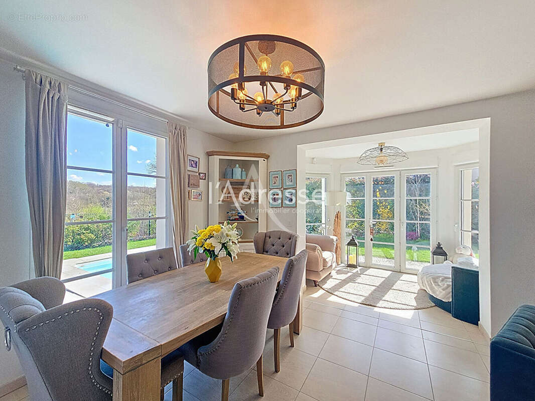 Maison à MAGNY-LE-HONGRE