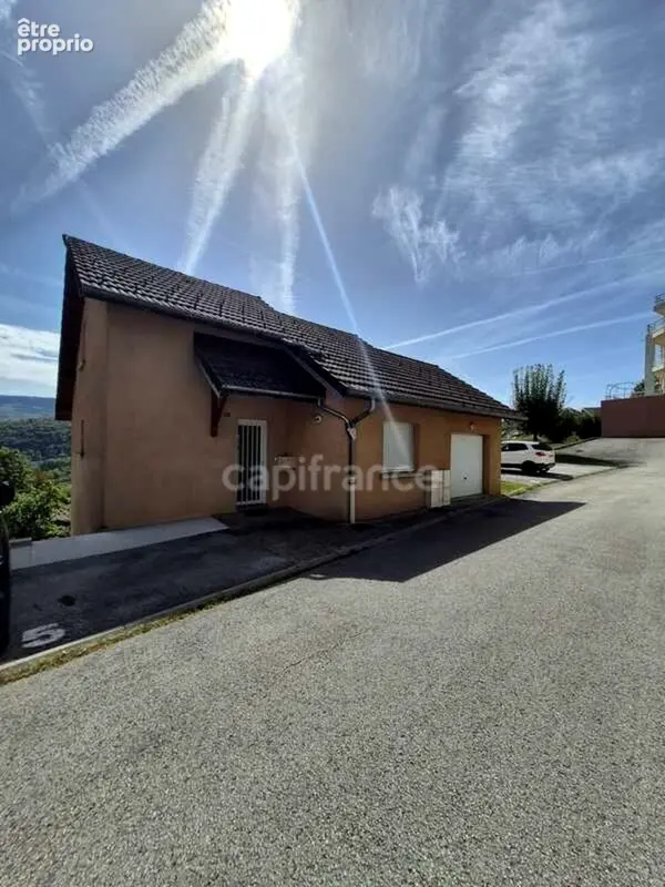 Une maison lumineuse aux beaux volumes, avec une vue exceptionnelle sur les montagnes - photo 3