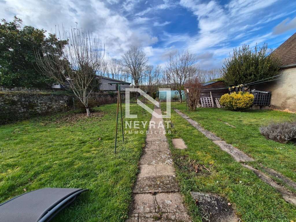 Maison à SAINT-LEGER-SUR-DHEUNE