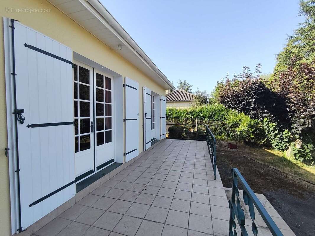Maison à CHASSENEUIL-SUR-BONNIEURE