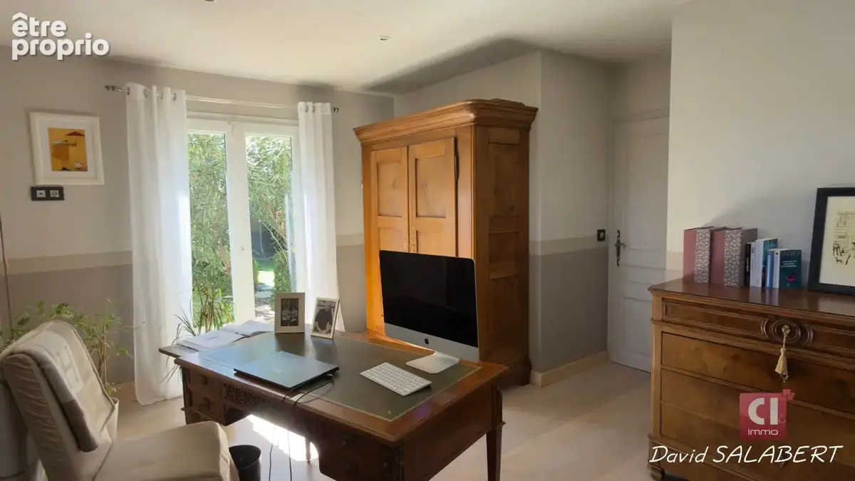 Villa d'architecte T5 à vendre à Brignoles -170 m², pièce de vie lumineuse de 70 m² et piscine - photo 10