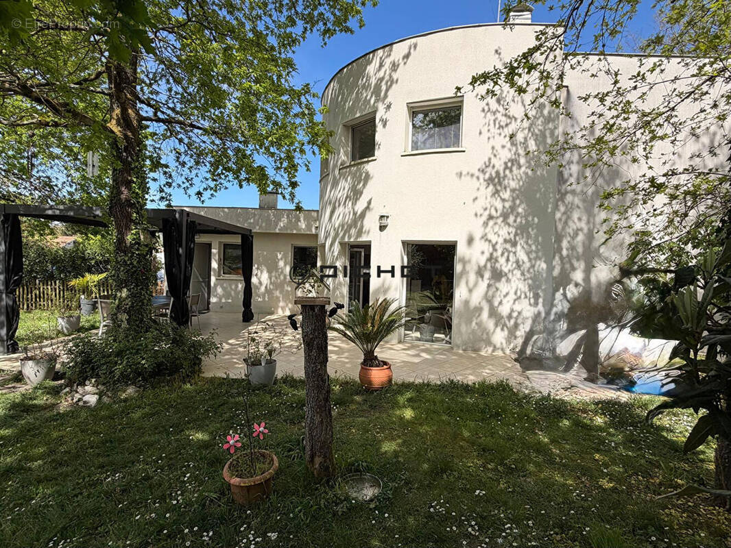 Maison à SAINT-MEDARD-EN-JALLES