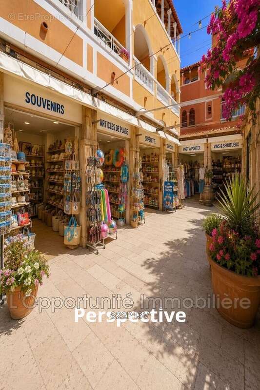 Commerce 146 m² à Saint-Raphael  - photo 3