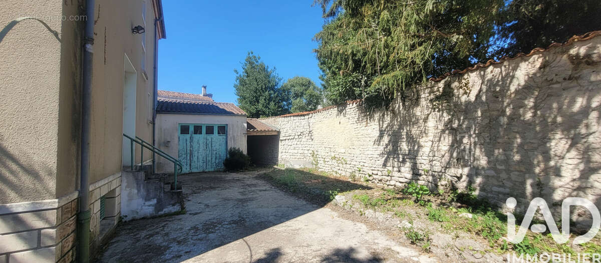 Photo 3 - Maison à SAINT-JEAN-D'ANGELY