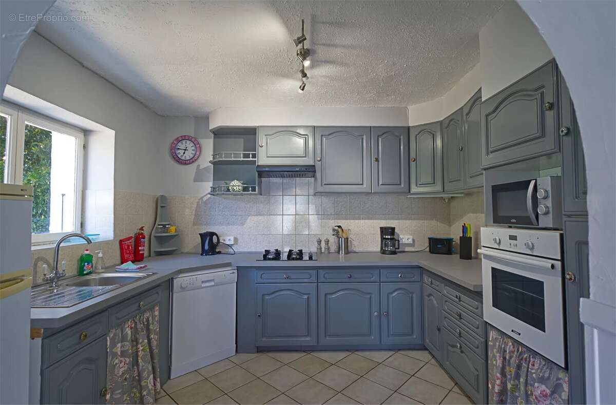 Complexe de gîtes avec une ferme de 3 chambres et 3 gîtes avec piscine chauffée - photo 5