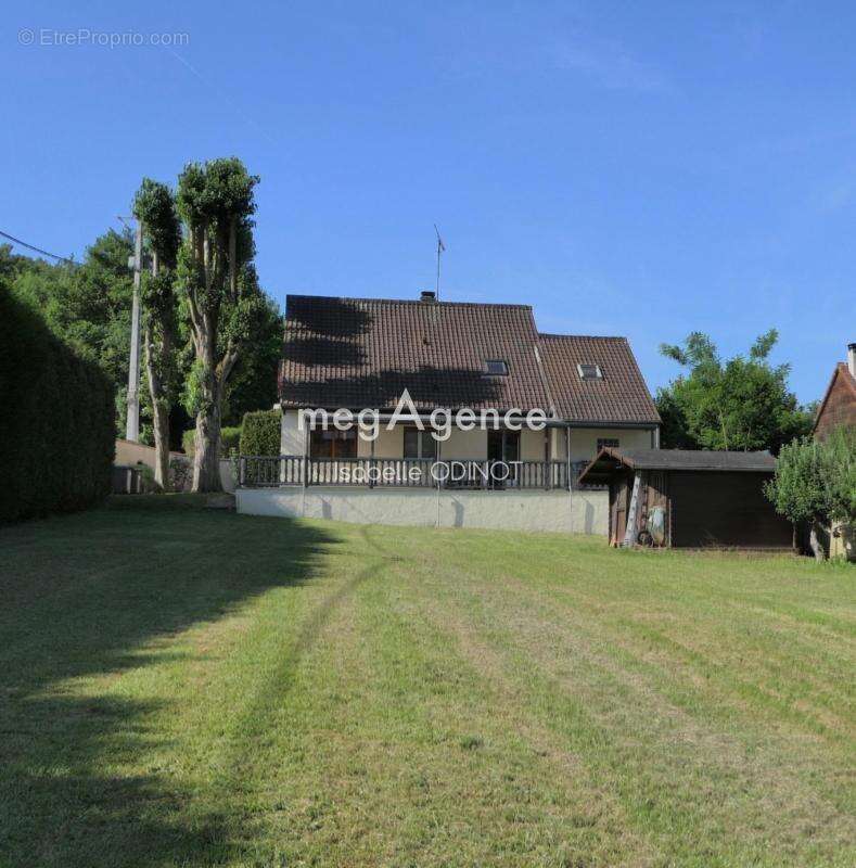 Belle Maison familiale sur un terrain de 1405m2 - photo 3
