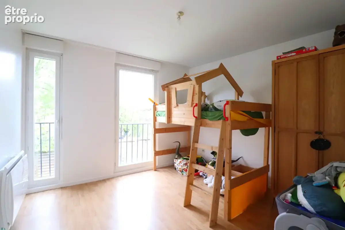 Duplex 5 pièces avec grand jardin, 4 chambres et double parking - photo 4