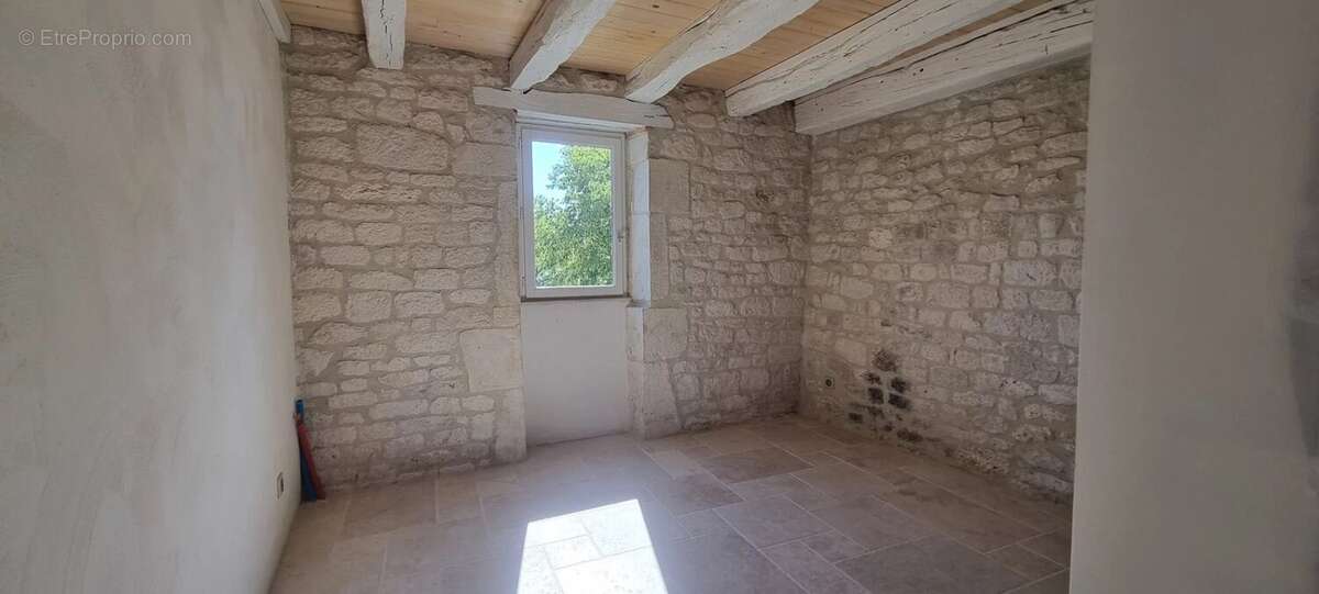 Maison à CASTELNAU-MONTRATIER