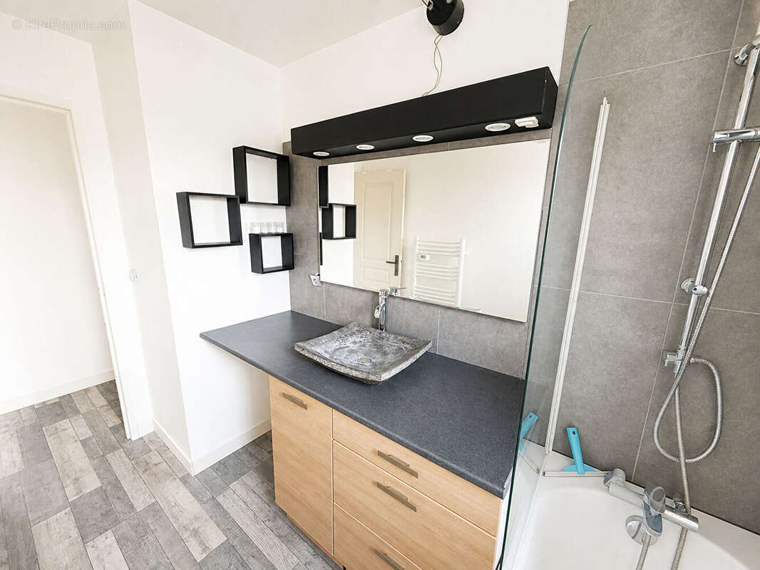 Appartement à LAMORLAYE